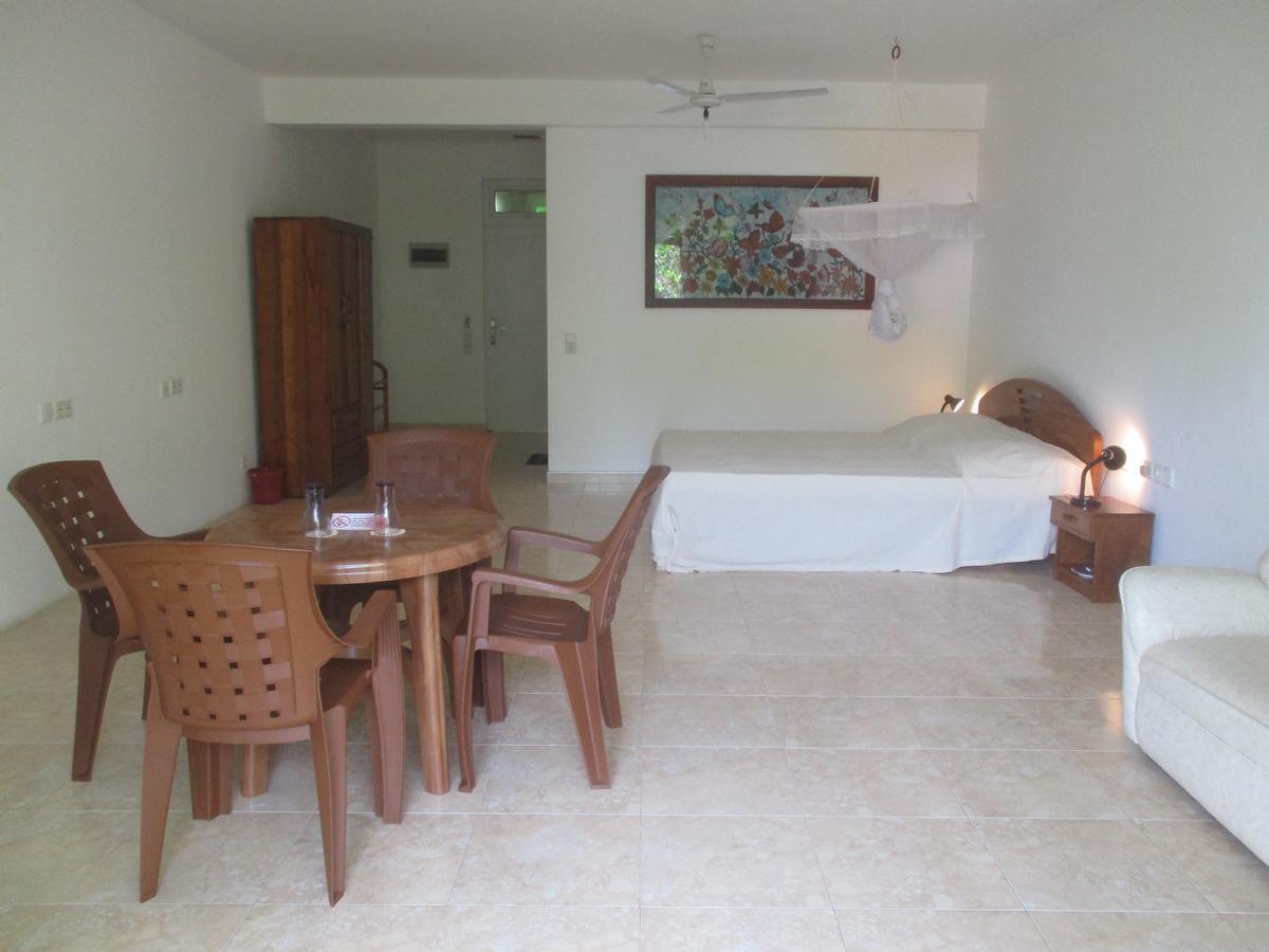 Raja Beach Hotel Balapitiya Buitenkant foto