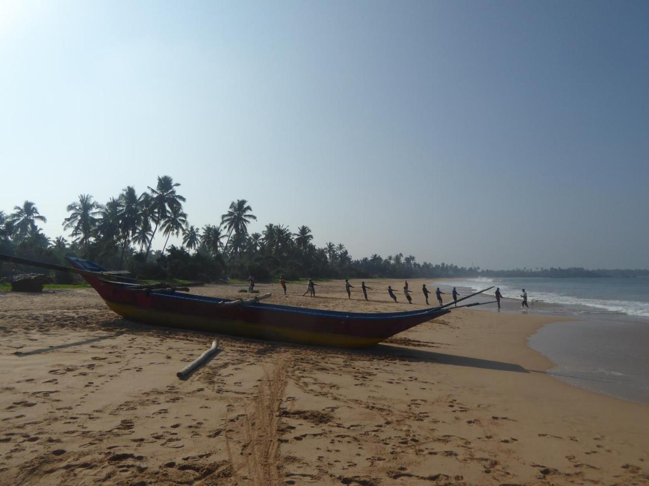 Raja Beach Hotel Balapitiya Buitenkant foto